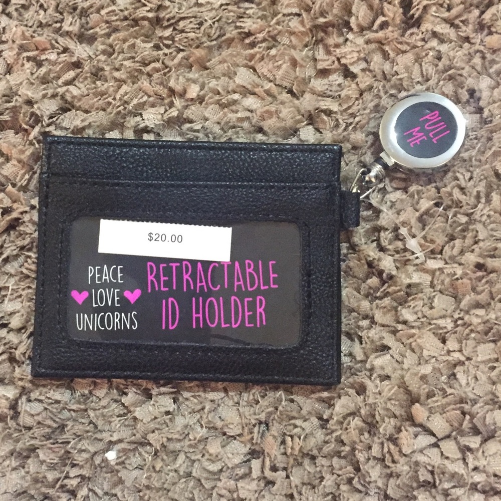 NWT! Adorable ID Holder ❤️